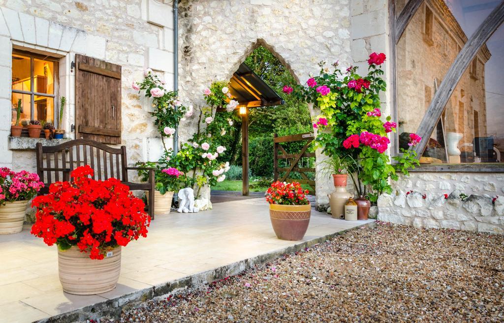 Gites Arches De Muschamp Cussay Exterior foto